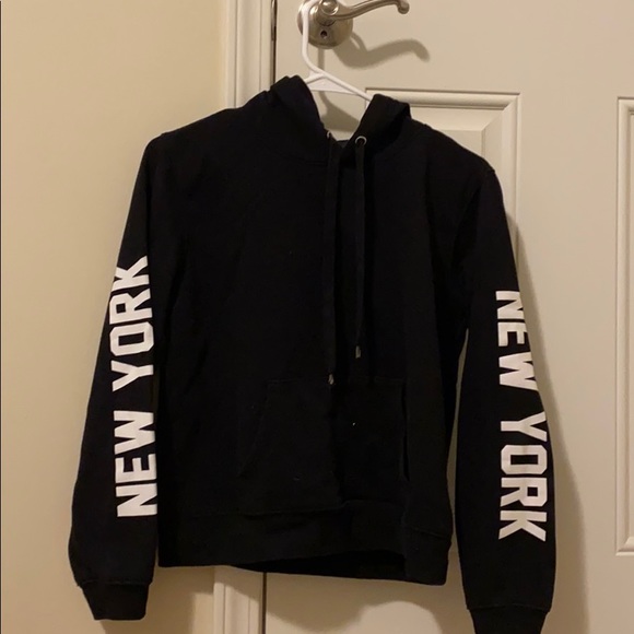 black cropped hoody - Picture 1 of 2